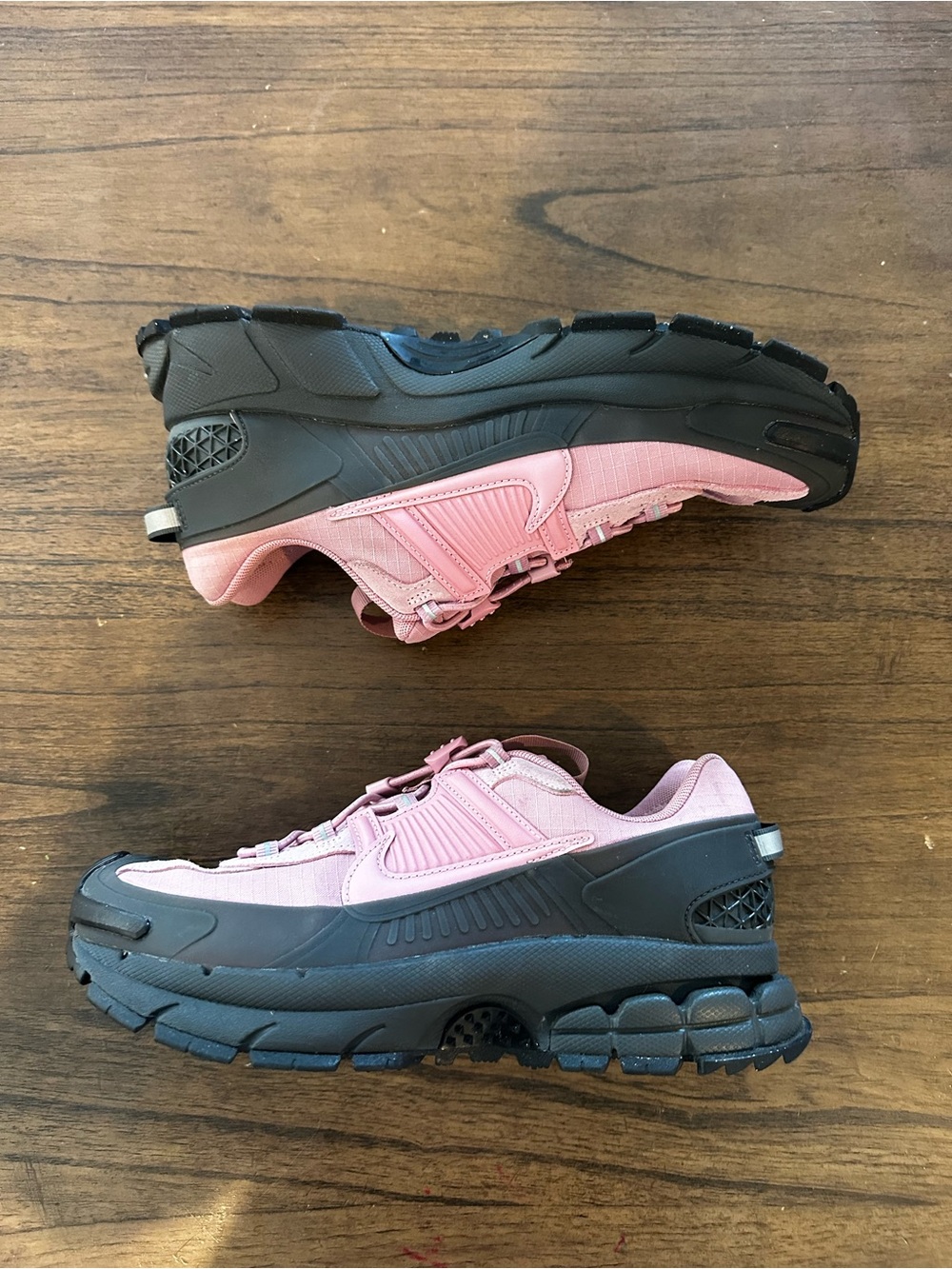 Nike Zoom Vomero Roam Women’s 9.5 Pink Anthracite Winterized Shoes HQ2181-003